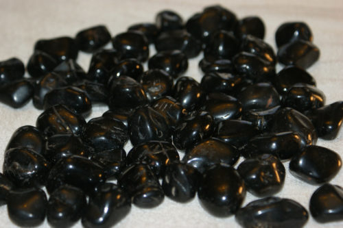 black onyx (medium, tumbled)