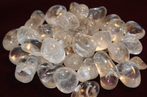 clear quartz (medium, tumbled)