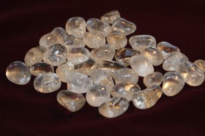 clear quartz (medium, tumbled)